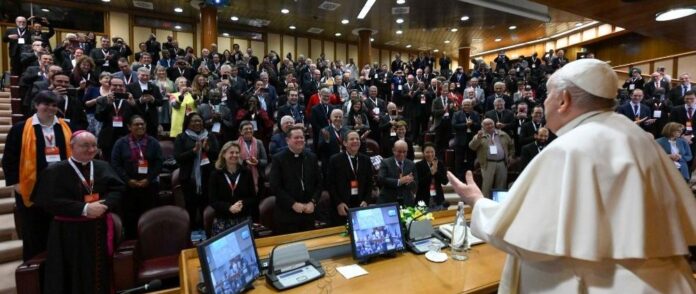 Papa encuentro con Laicos