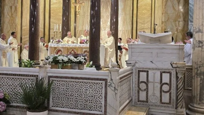 Celebración de la Misa en la Iglesia argentina en Rom