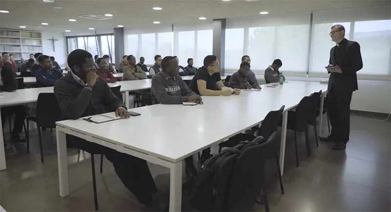 «Ser católico en Tanzania es un orgullo» 2 clase de teologia seminario internacional bidasoa fundacion carf