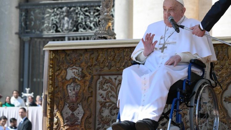 El saludo del Papa al final de la misa