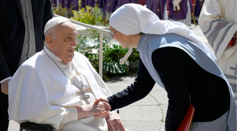 Oficial: Papa está reanudando encuentros. Este es su estado de salud oficial según Vaticano