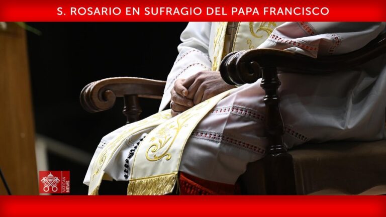 Cardenal Re: Continuemos rezando por el Papa, como siempre nos pidió