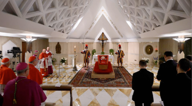 Así murió el Papa y estas fueron sus últimas palabras, revelan quienes le acompañaron