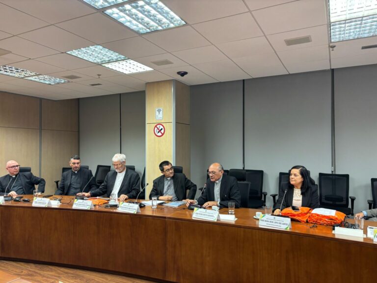 Brasil: Obispos de la Amazonía refuerzan urgencia de acciones ambientales y sociales en reunión con el Ministerio de Medio Ambiente