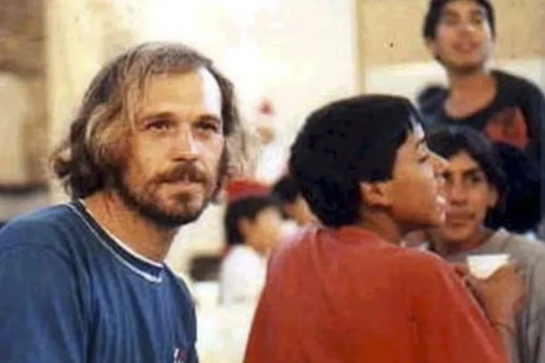 El ángel de la bicicleta: ¿santidad popular y causa en suspenso?