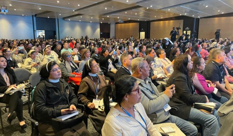 Educar con el corazón: el llamado urgente a una escuela que abrace, transforme y acompañe