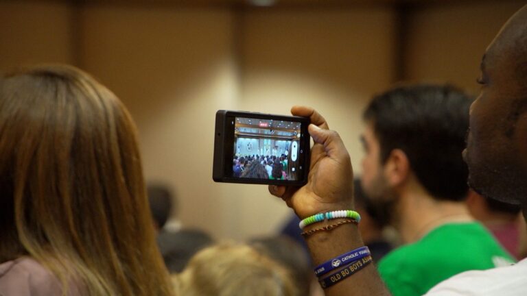 Del Jubileo a las Periferias: La Conversación Pendiente de la Iglesia
