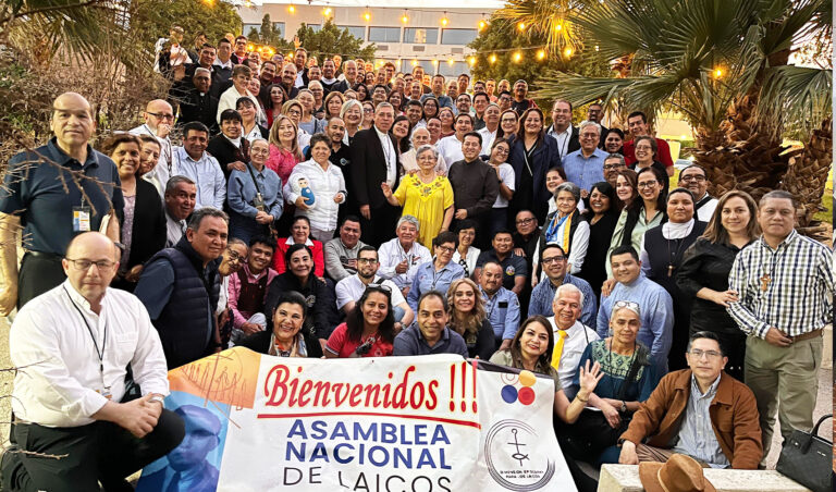 El Laicado Comprometido: Una Nueva Aurora para la Iglesia, Carisma y Congregación Apostólica